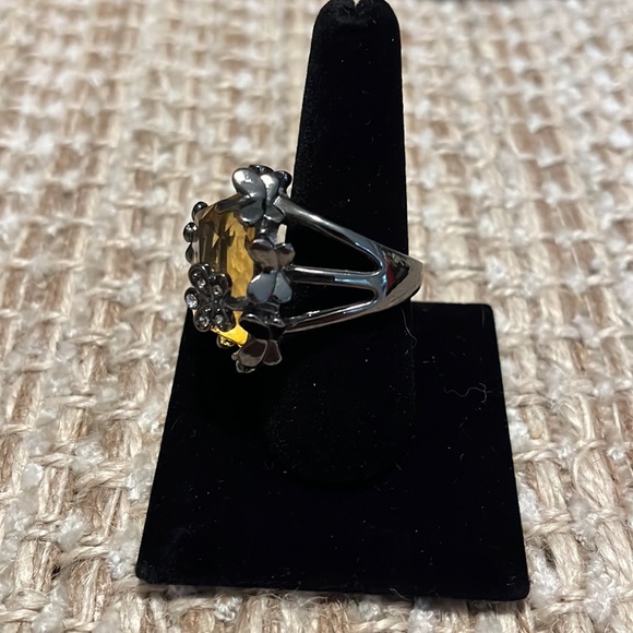 Pale yellow large rhinestone costume statement ring size 9 - Picture 6 of 9